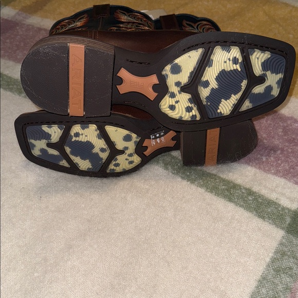 Ariat Women's Heeled Boots in Brown and Blue - Picture 11 of 16